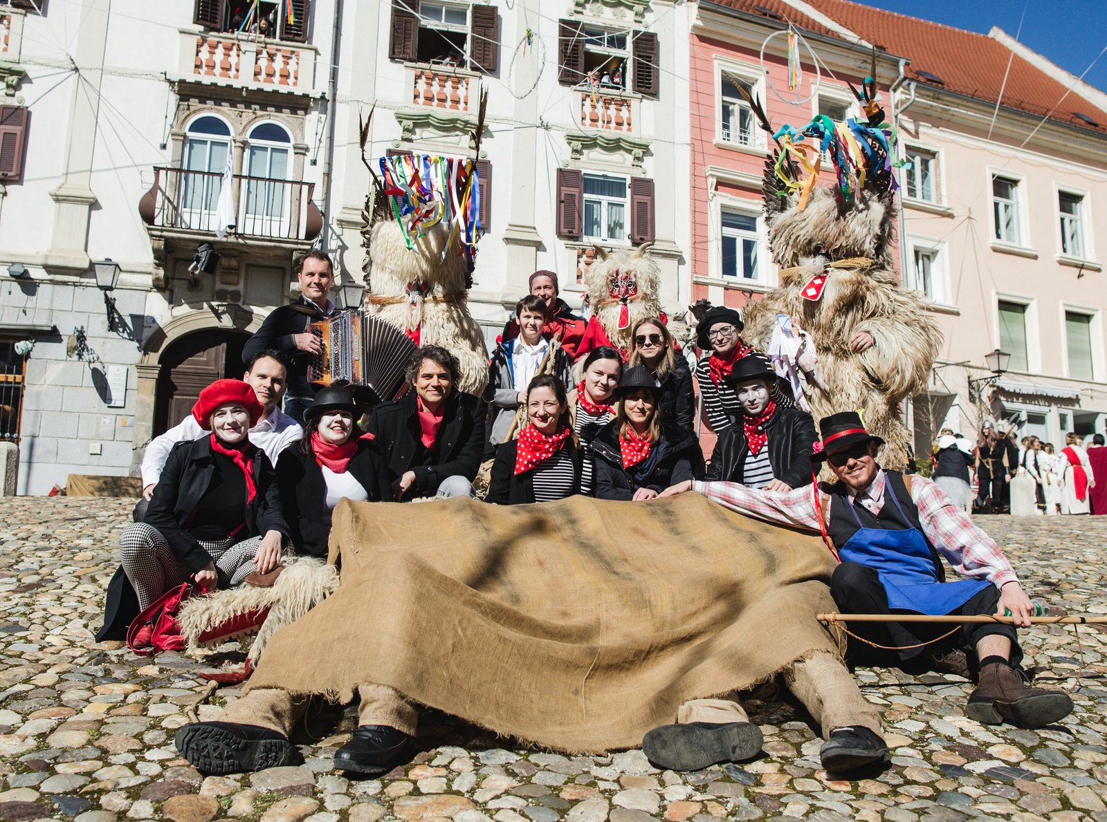 KURENTI CENTER Z RUSO